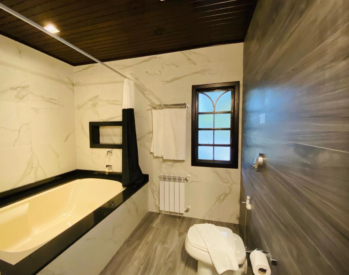 Chalet,1272415105:JPEG
